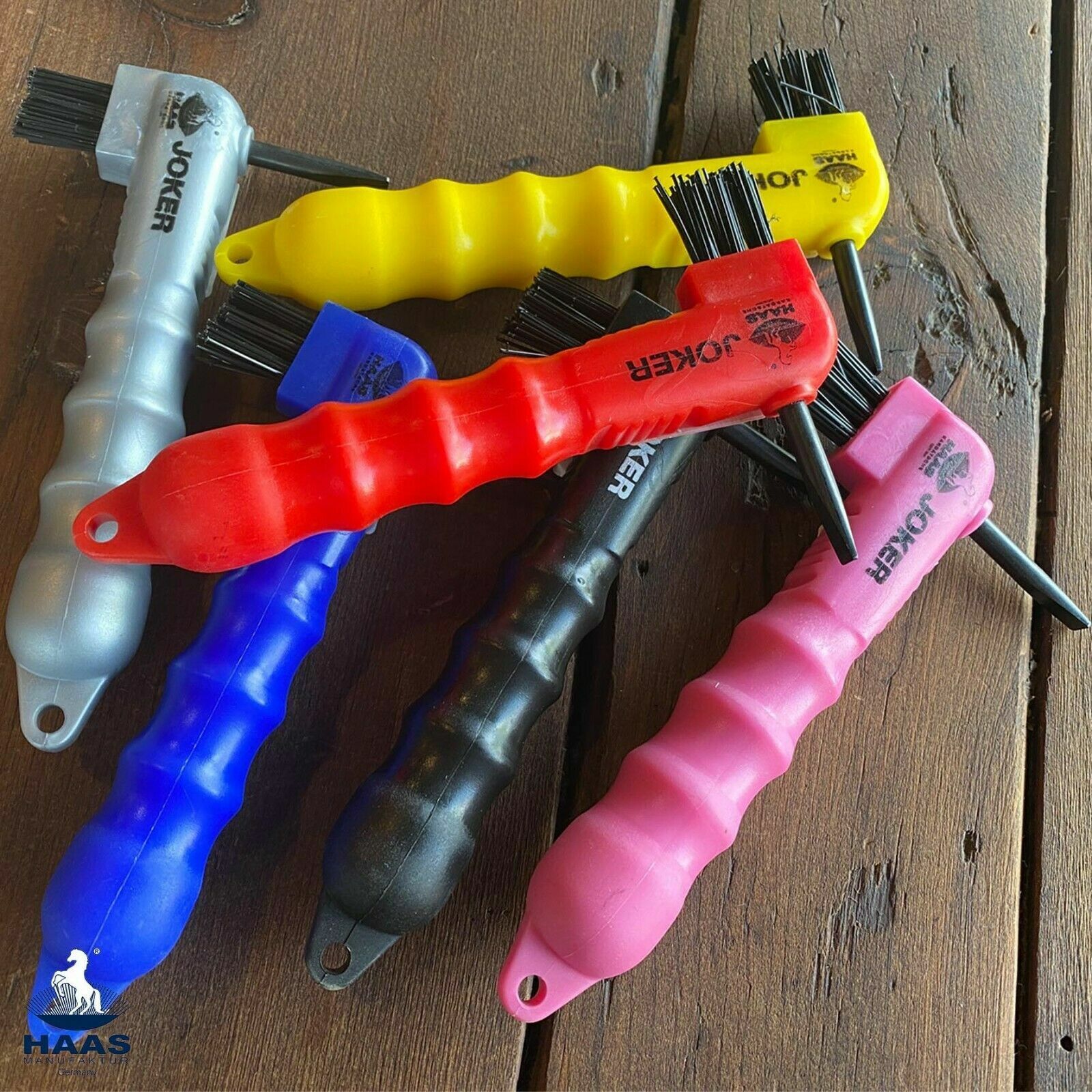 HAAS Joker Hoof Pick With Brush - Horse Cleaning Masters Of Shampoos ™