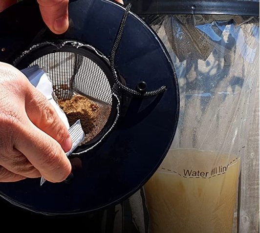 Outdoor Fly Trap - Horse Cleaning Masters Of Shampoos ™